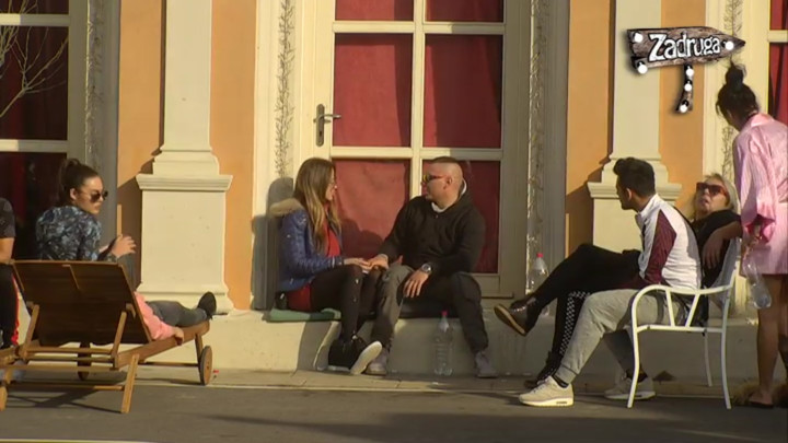 ОД СЕКСА ДО ПРВЕ ДАМЕ ЗАДРУГЕ! Зорица похвалила Мајино достигнуће, па оплела по Москви: Она је као мртав коњ (ВИДЕО)